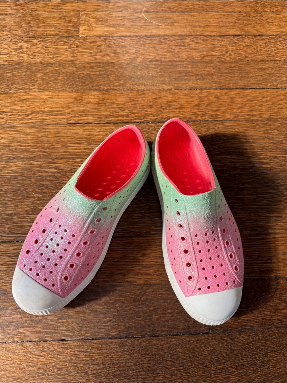Native Kids Watermelon Pink and Green size 4 - Picture 2 of 5